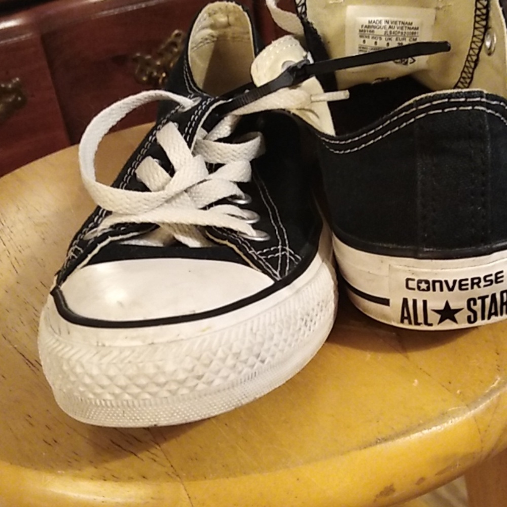 Converse tennis shoes
